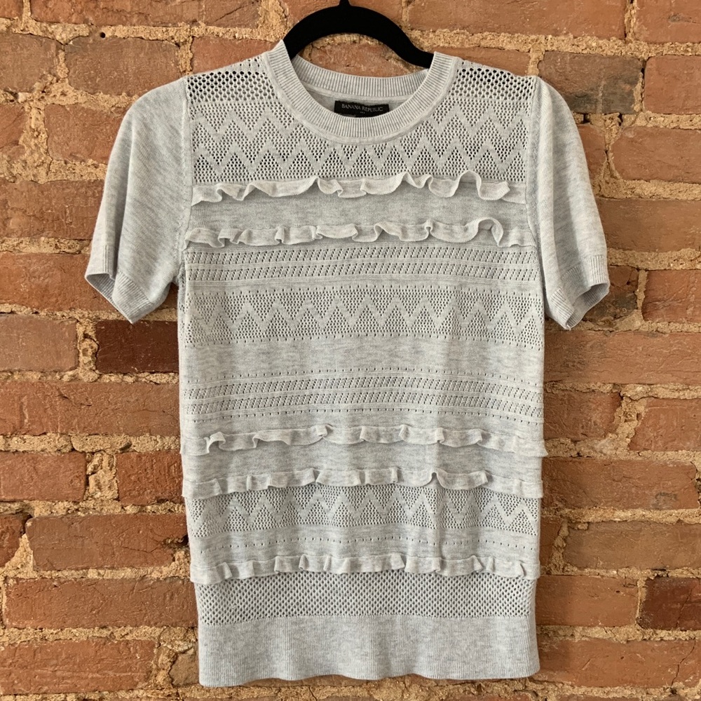 Banana Republic Short Sleeved Gray Sweater Sz XS